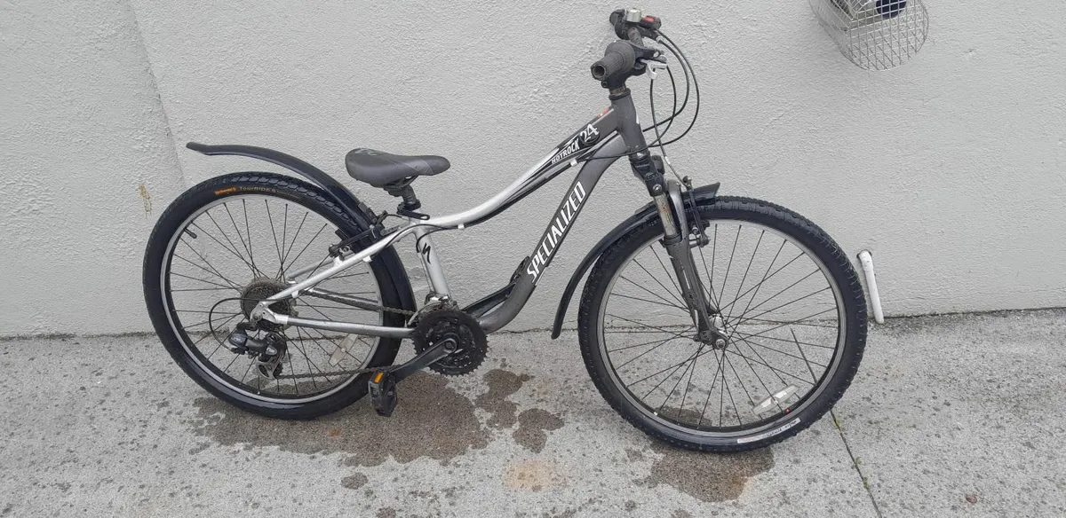 Specialized Boys mountain bike 24 - Image 4