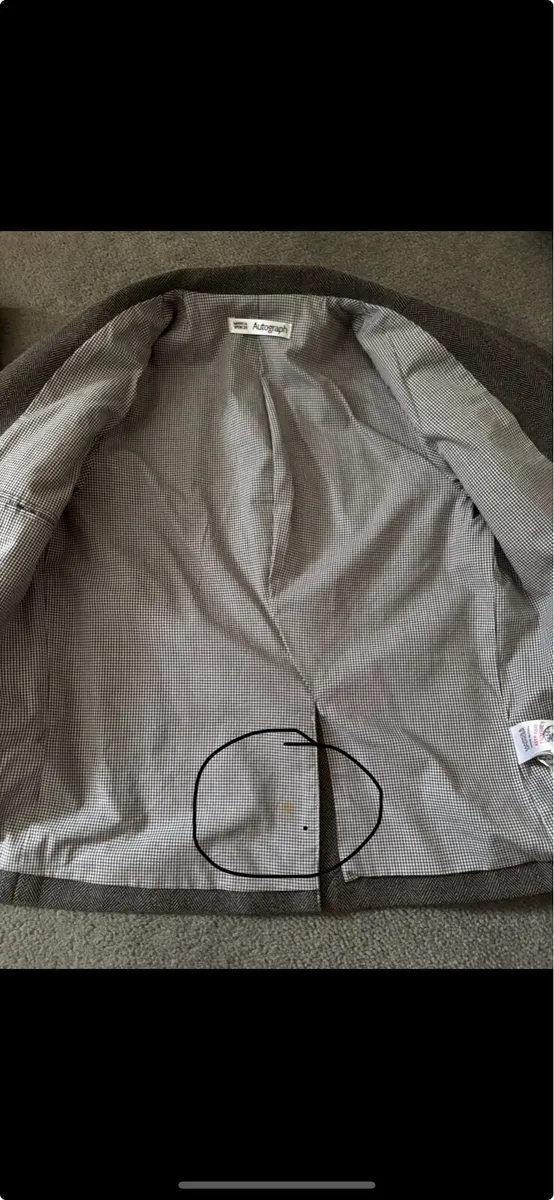 Child’s suit - Image 2