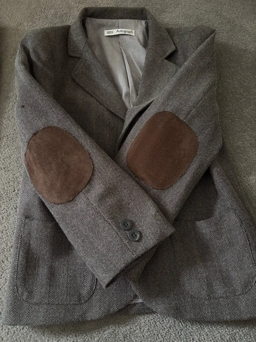 Child’s suit - Image 4