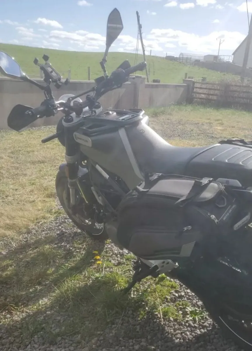 HUSQVARNA Svartpilen 125 ABS 2022 learner legal - Image 4