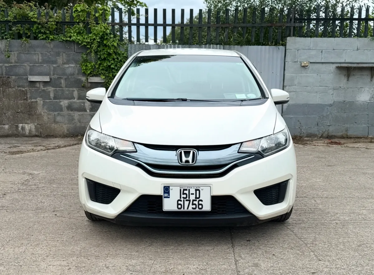 2015 HONDA FIT. LOW MILEAGE. NEW NCT. AUTO 1.5L - Image 2