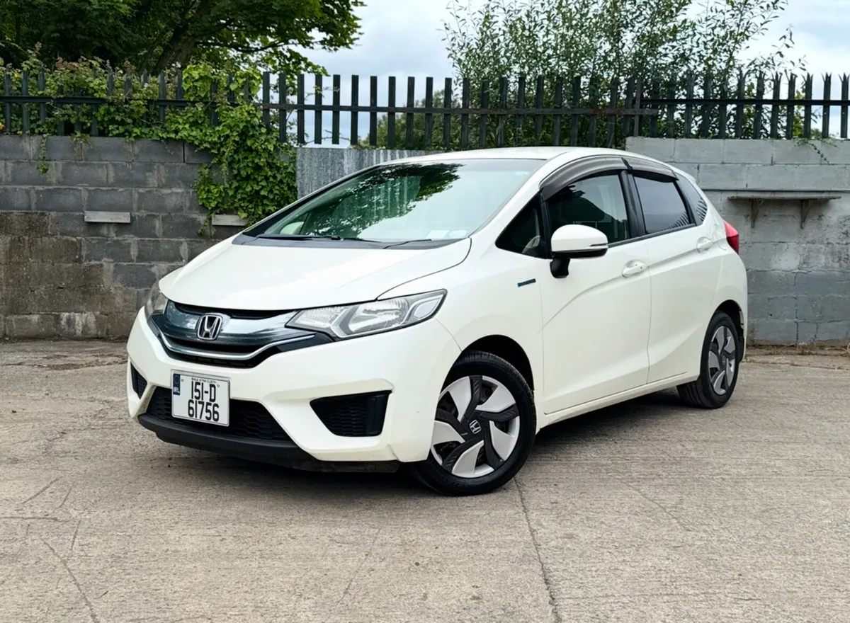 2015 HONDA FIT. LOW MILEAGE. NEW NCT. AUTO 1.5L - Image 3