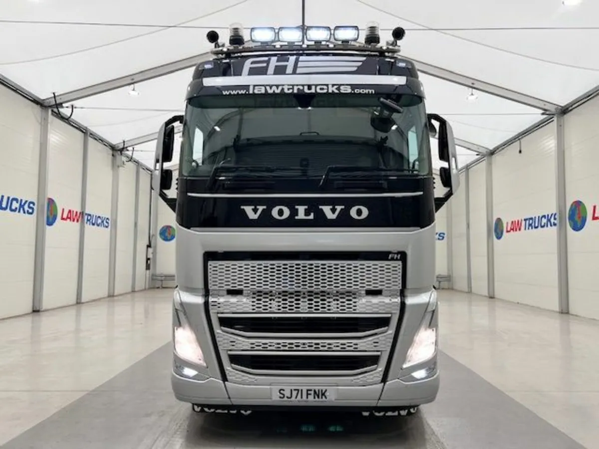 Volvo FH 500 6x2 Rear Lift Tractor Unit - Image 2