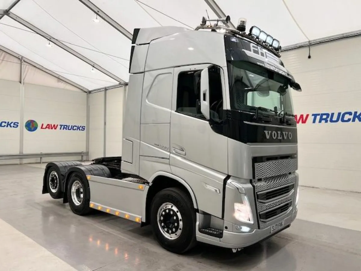 Volvo FH 500 6x2 Rear Lift Tractor Unit - Image 3