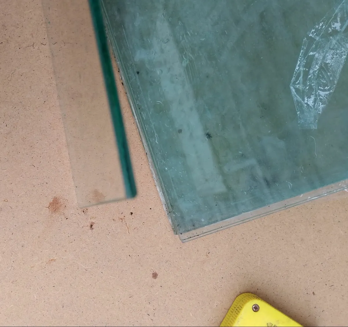 10 panes Toughened safety glass 330mm x 200mm - Image 3