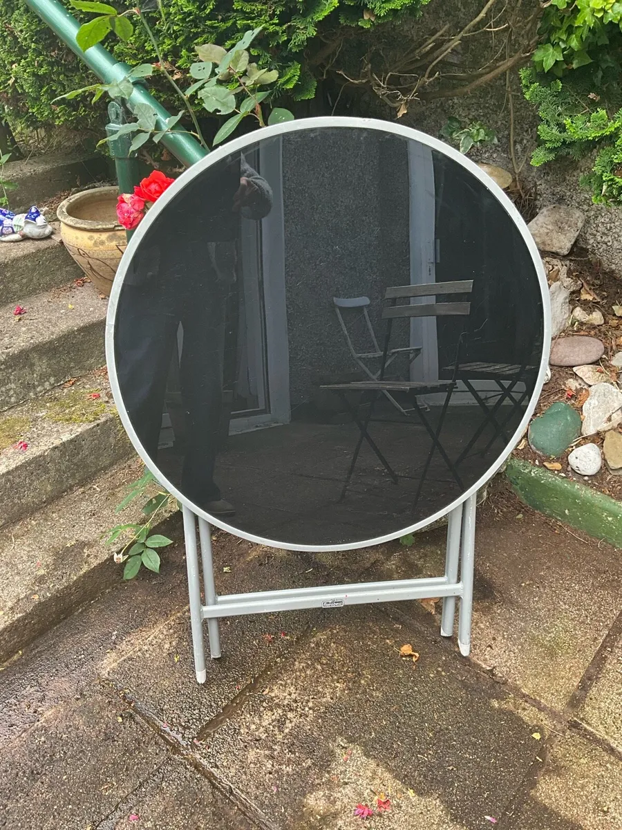 FLORABEST Foldaway Garden Table - Image 3