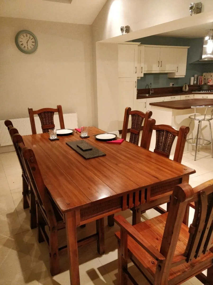 Table and 6 Chairs - Image 4