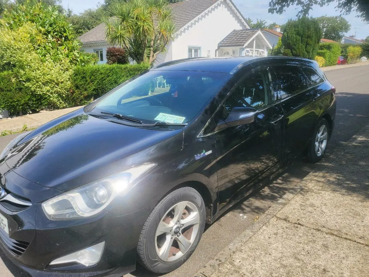 Hyundai i40 Estate - Image 2