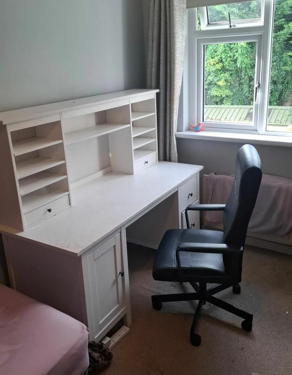 desk work study - Image 3