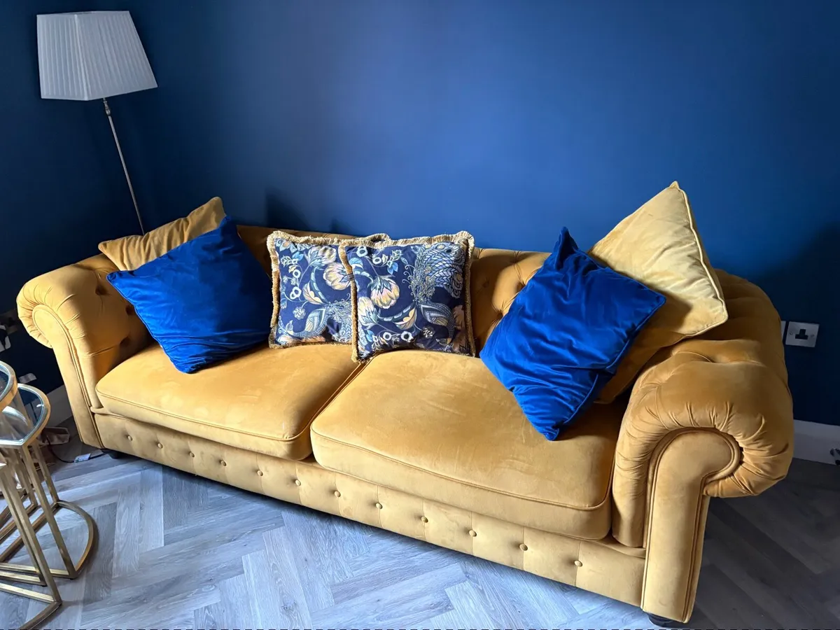 3 Seater Foxworth Sofa - Image 4