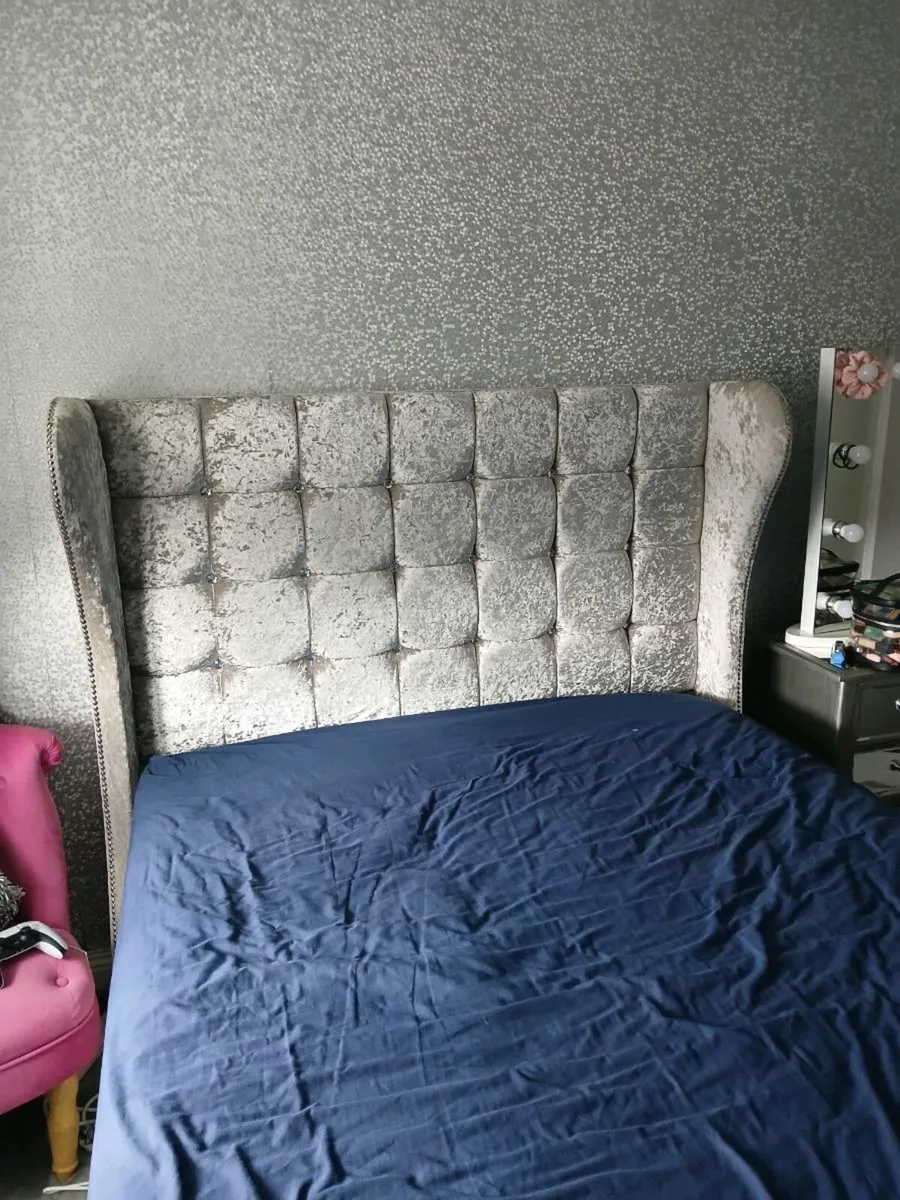 Bed - Image 1