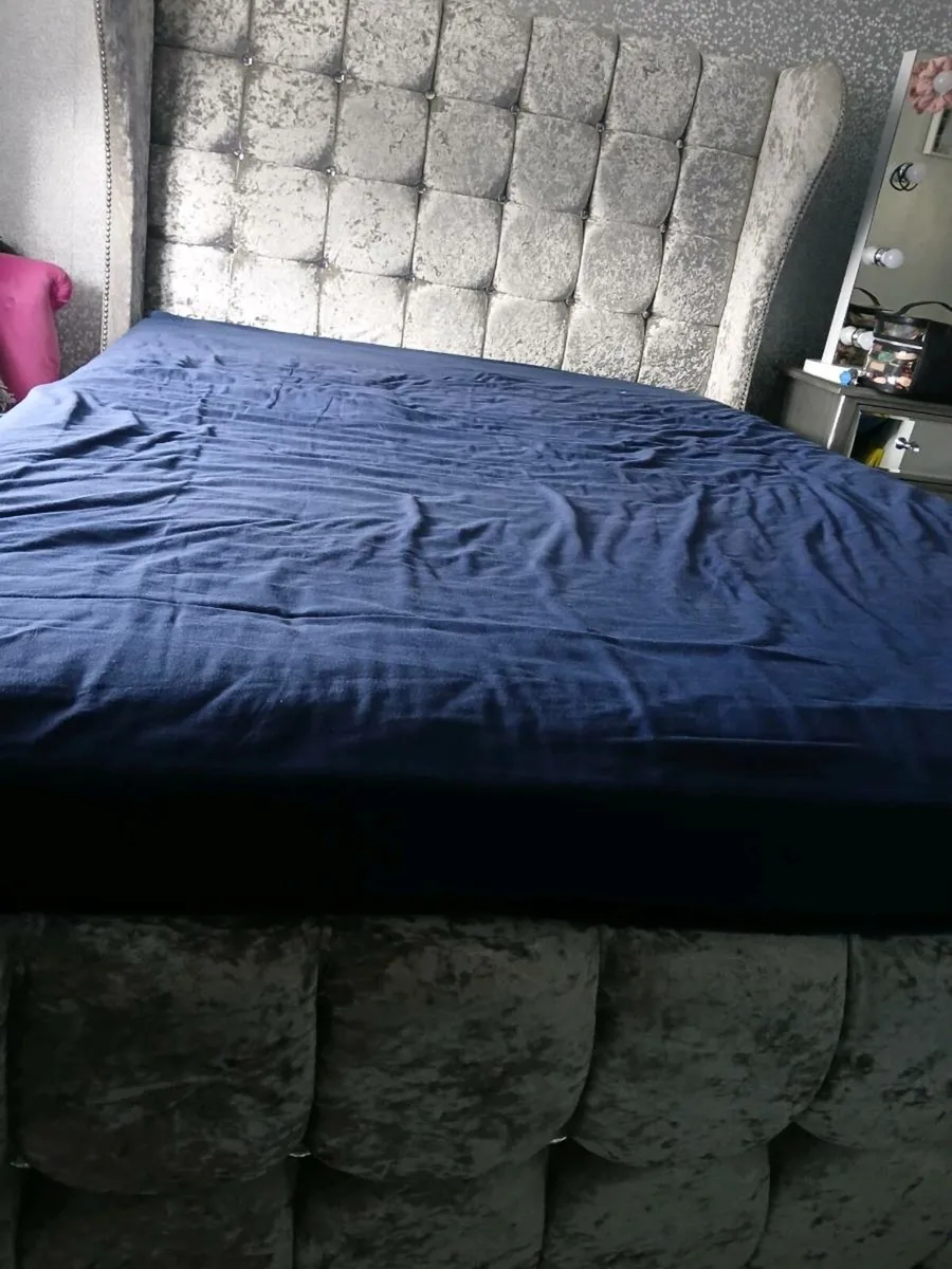 Bed - Image 2