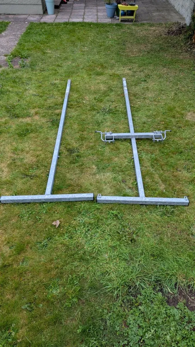 Washing line T-bar poles - Image 1