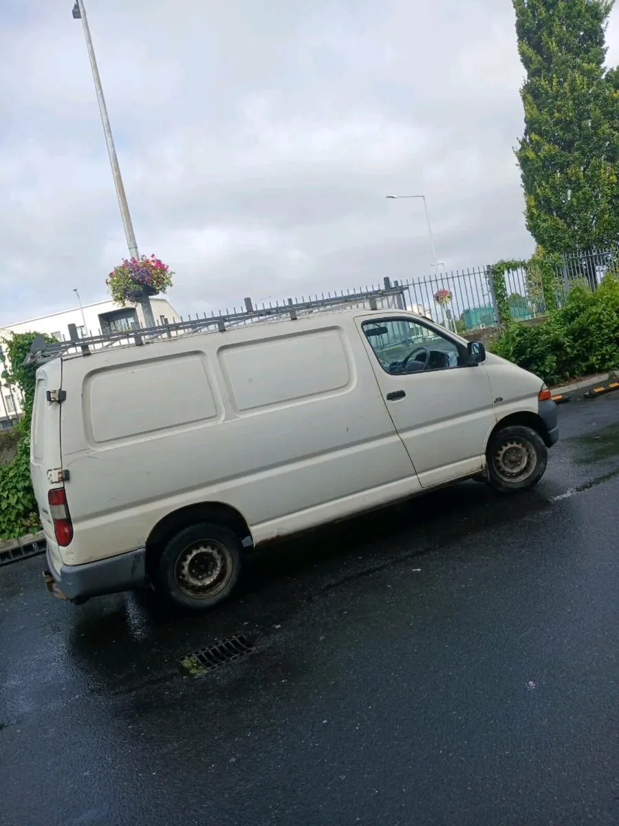2004 toyota hiace d4d - Image 1