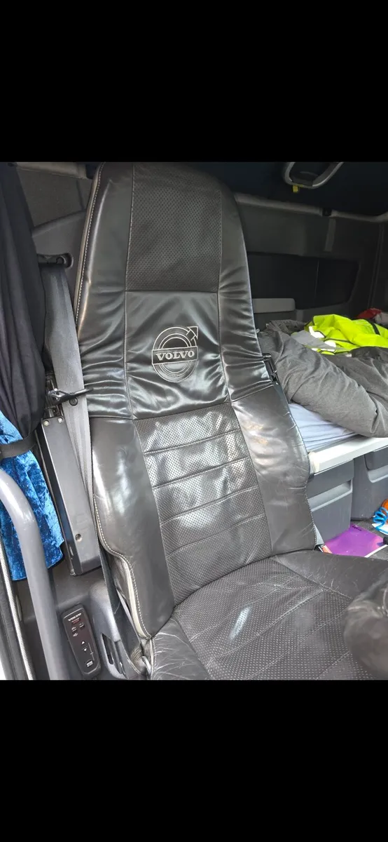 VOLVO FH12 Leather Seat - Image 1