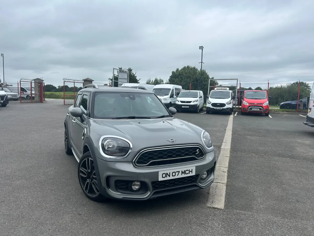 Mini Cooper 2019 Electric Hybrid - Image 2