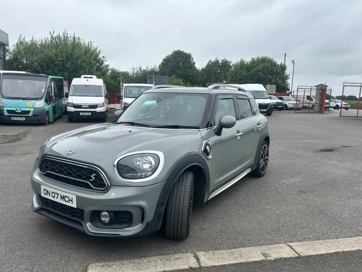 Mini Cooper 2019 Electric Hybrid - Image 3