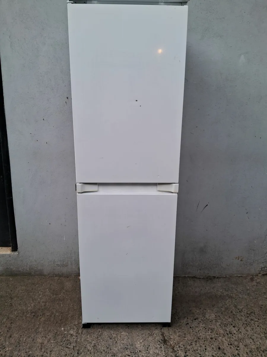 INTEGRETED FRIDGE AND FREEZER - Image 1