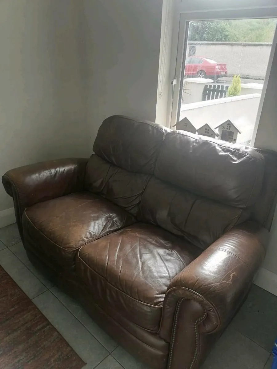 Couch - Image 2