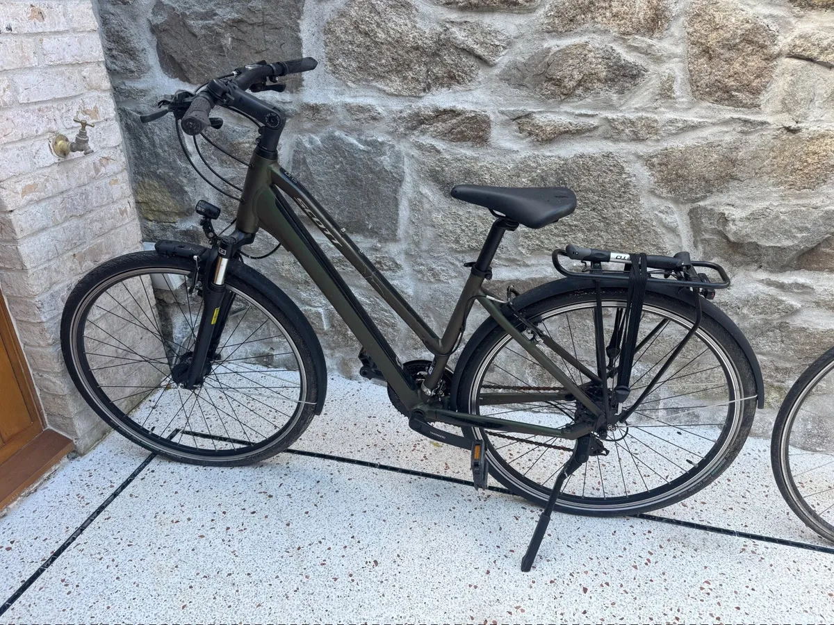 Scott Sub Sport 40 Women's Hybrid Bike - Image 3
