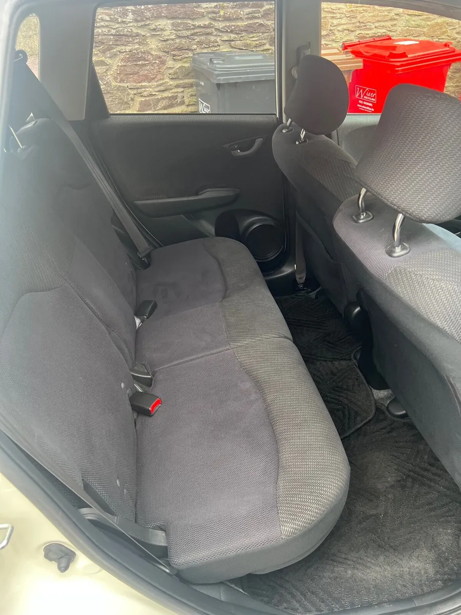 Honda Fit 2012 - Image 2