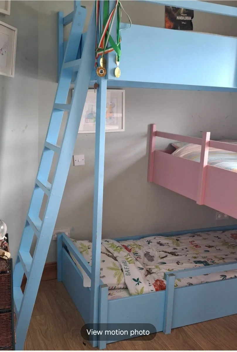 Triple bed with three single beds - Image 2