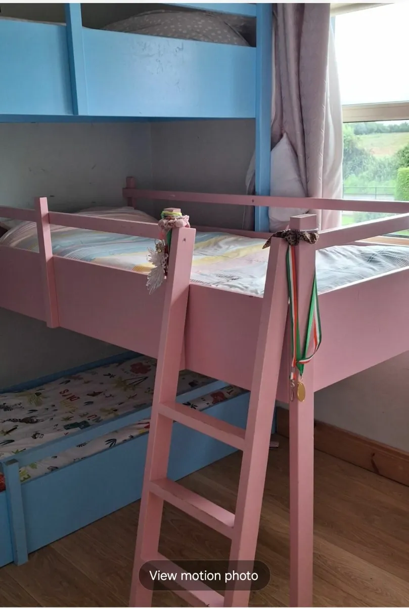 Triple bed with three single beds - Image 3