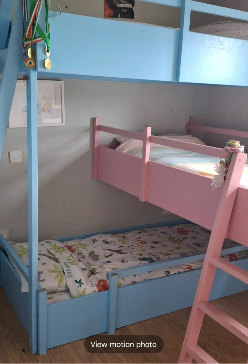 Triple bed with three single beds - Image 4