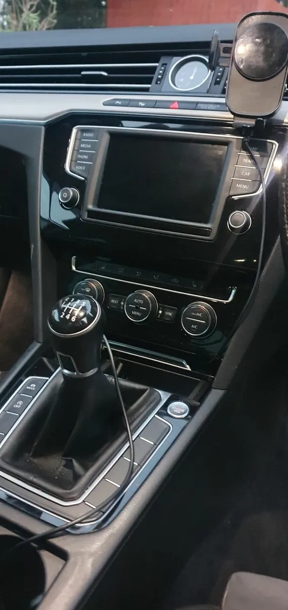 Volkswagen Passat 2016 Blue Motion - Image 3