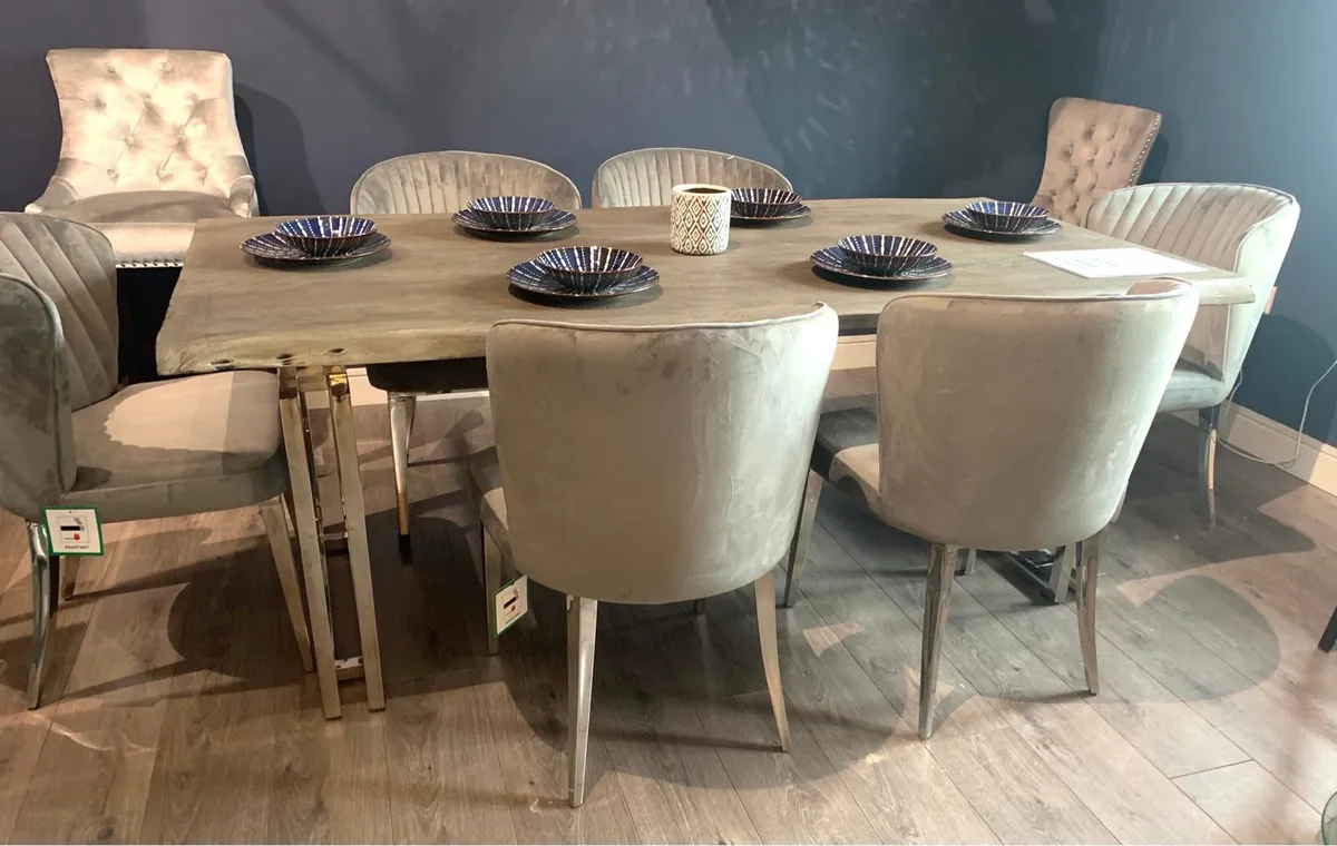Gorgeous Dining table w live edge  brand new - Image 4