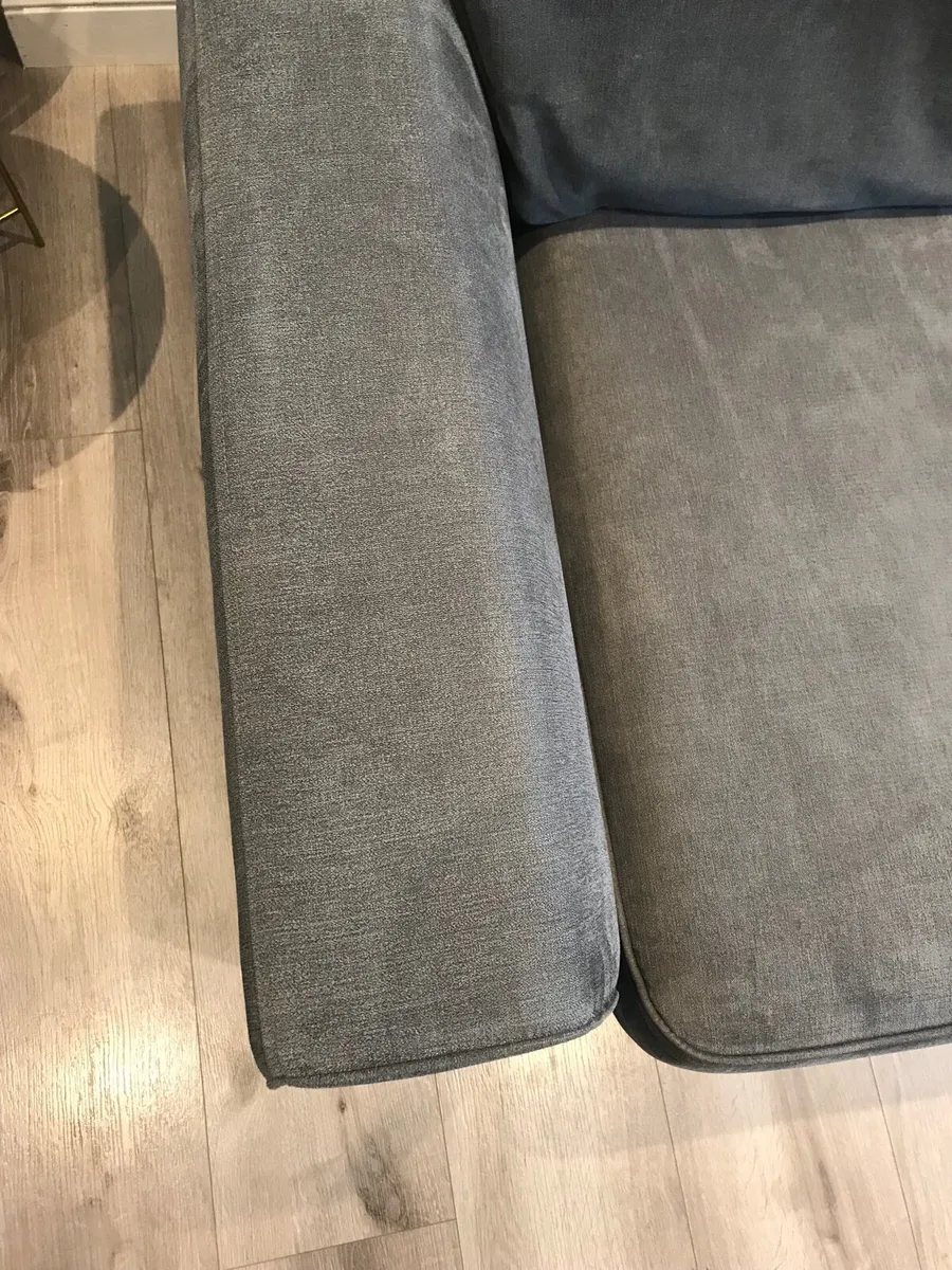 Stylish Grey Couch - Image 4