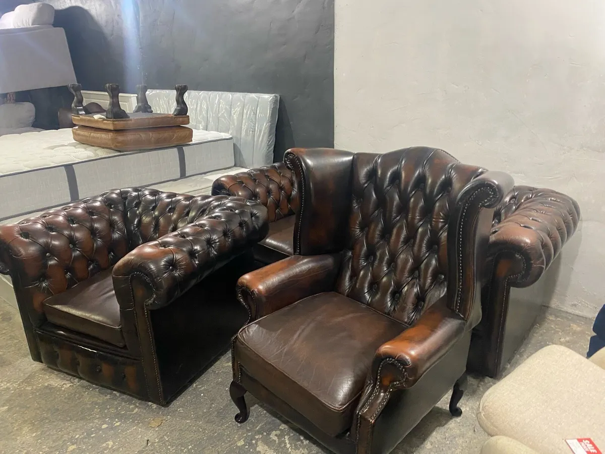 Stunning brown leather chesterfield sofa set - Image 1