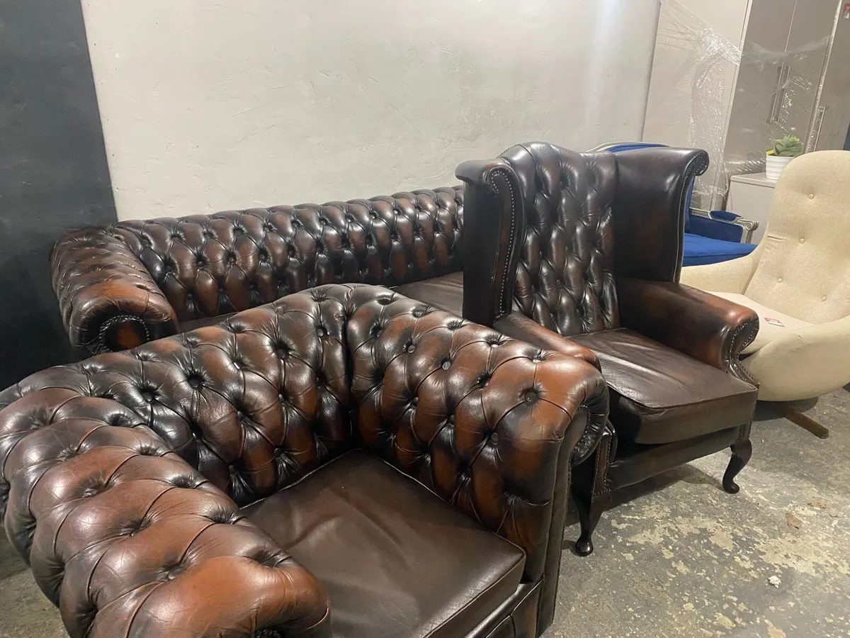 Stunning brown leather chesterfield sofa set - Image 2