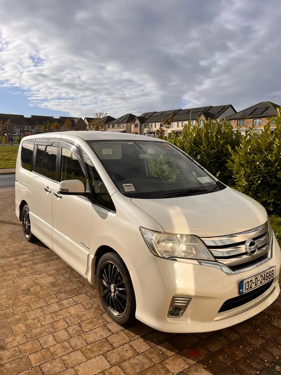 Nissan Serena - Image 2