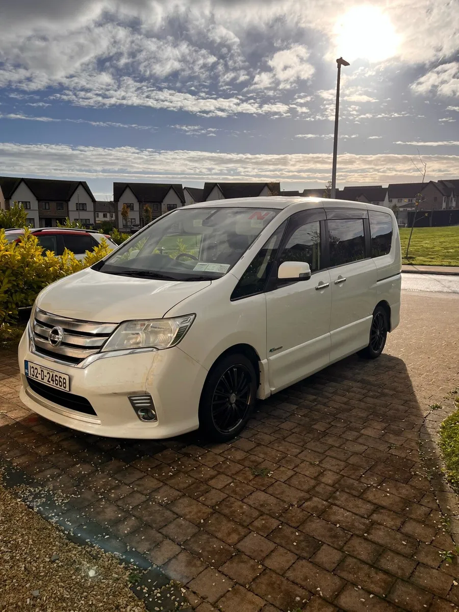 Nissan Serena - Image 3