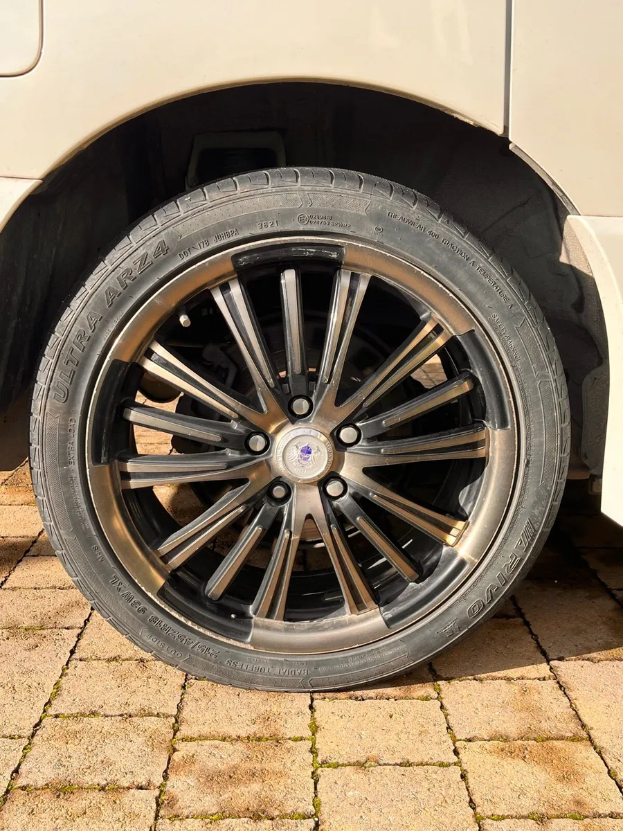 Nissan Serena - Image 4