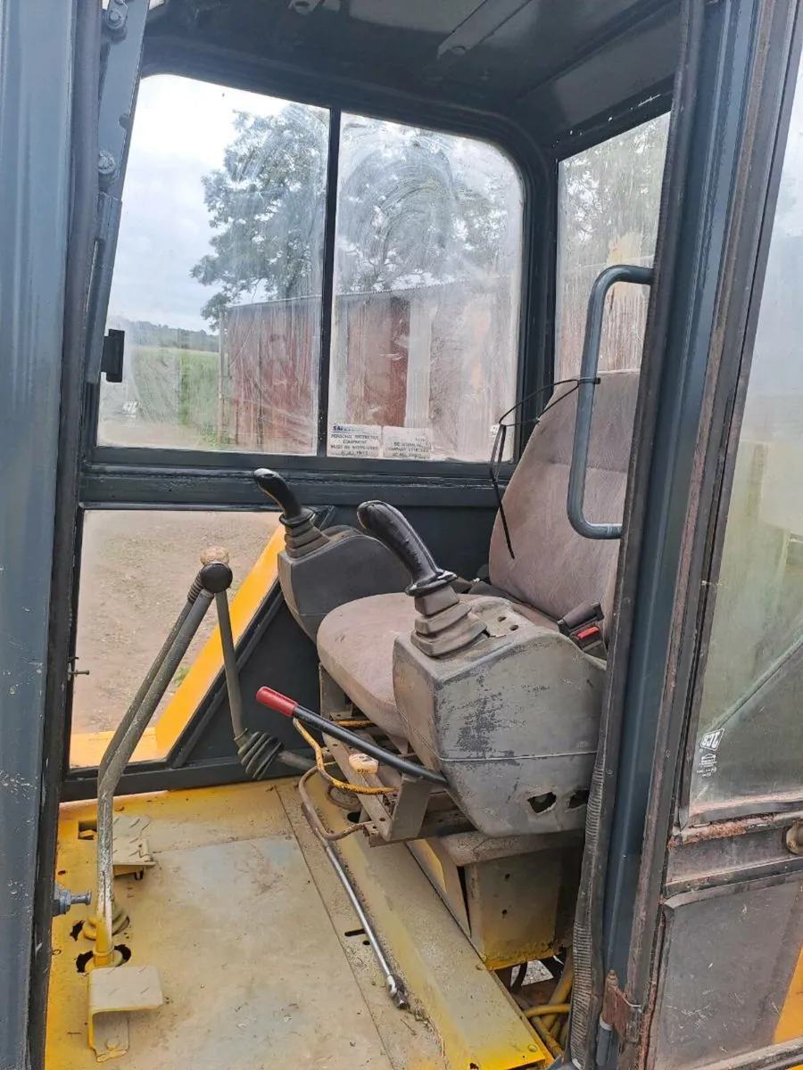 Excavator - Image 2