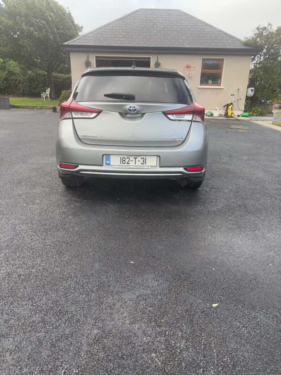 Toyota Auris hybrid - Image 3