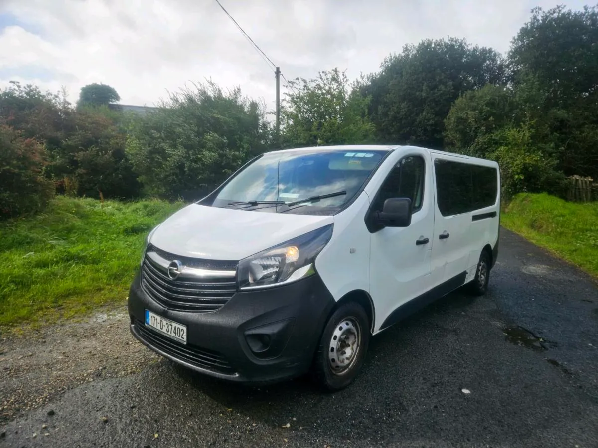 2017 vauxhall vivaro mini 9 seater - Image 1