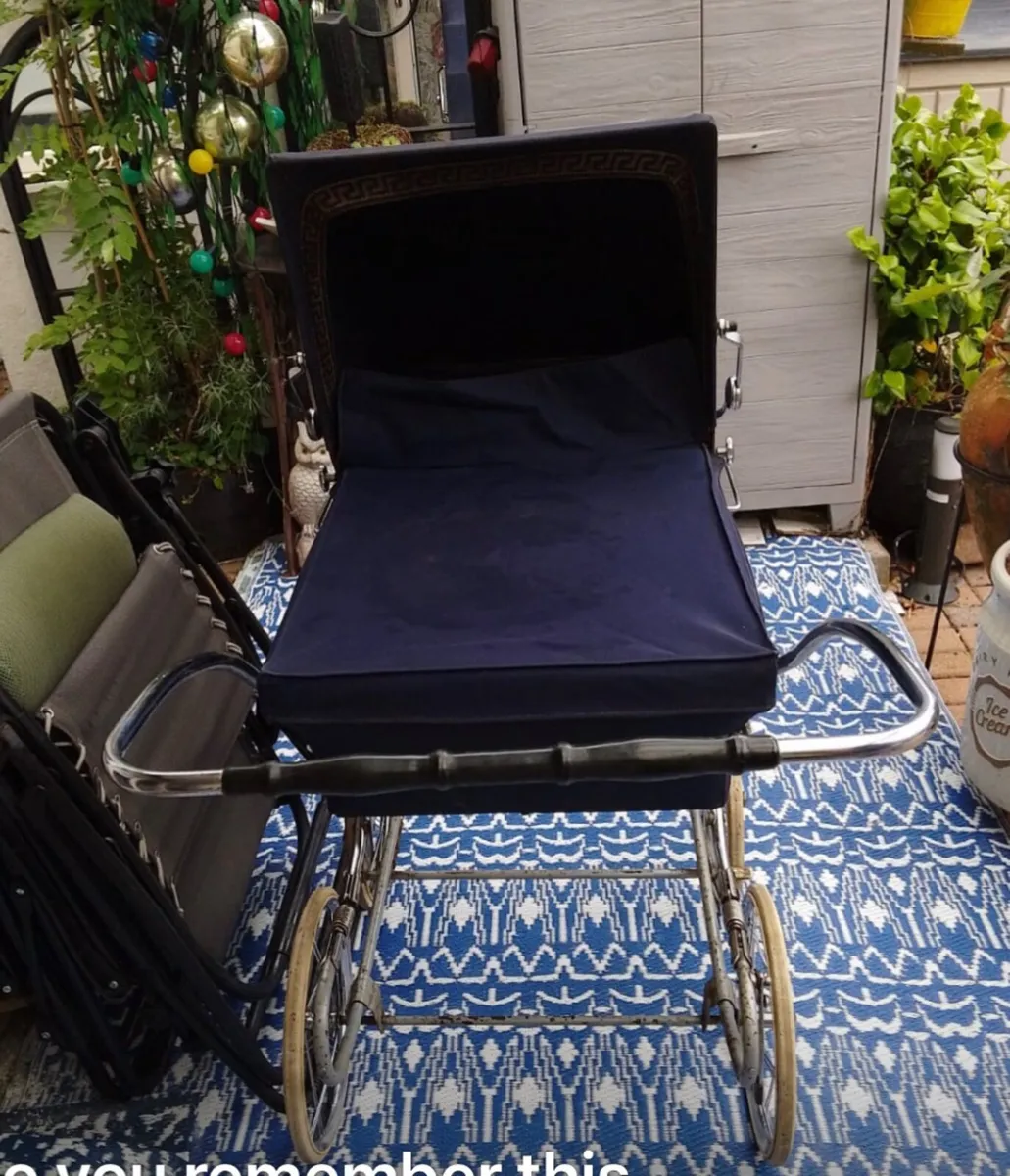 Pram - vintage - Image 2
