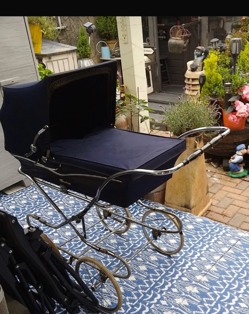 Pram - vintage - Image 1
