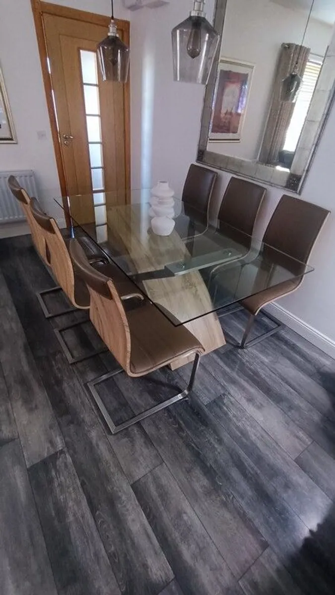 Glass dining table and chairs - Image 1
