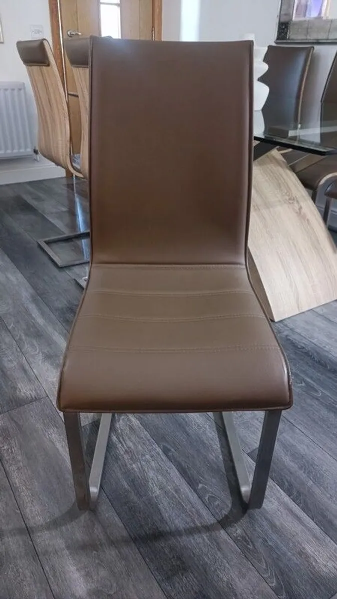 Glass dining table and chairs - Image 4