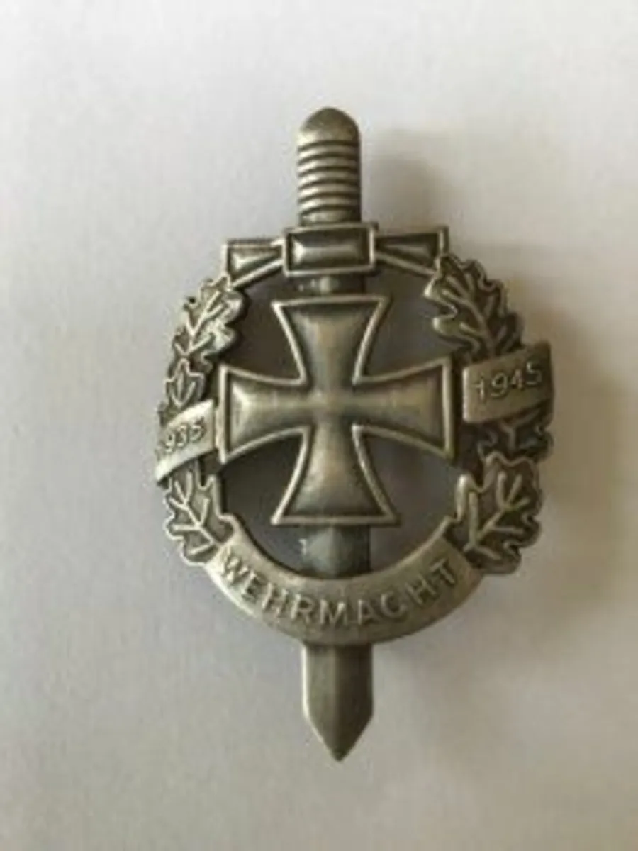 WW2 German Wehrmacht uniform metal badge
