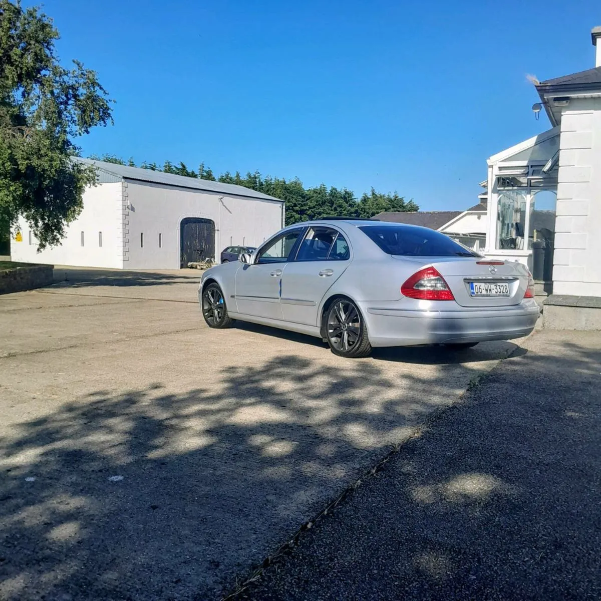 2006 W211 EClass Benz - Image 3
