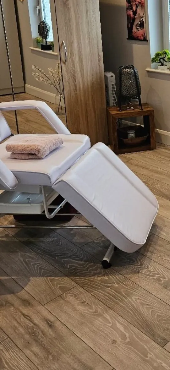 Massage chair - Image 1