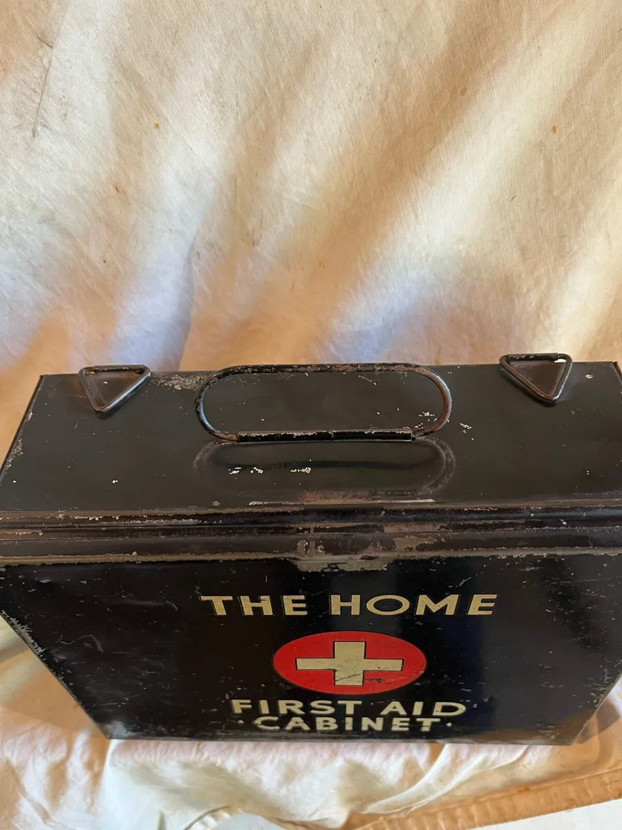 Vintage First Aid Cabinet - Image 3