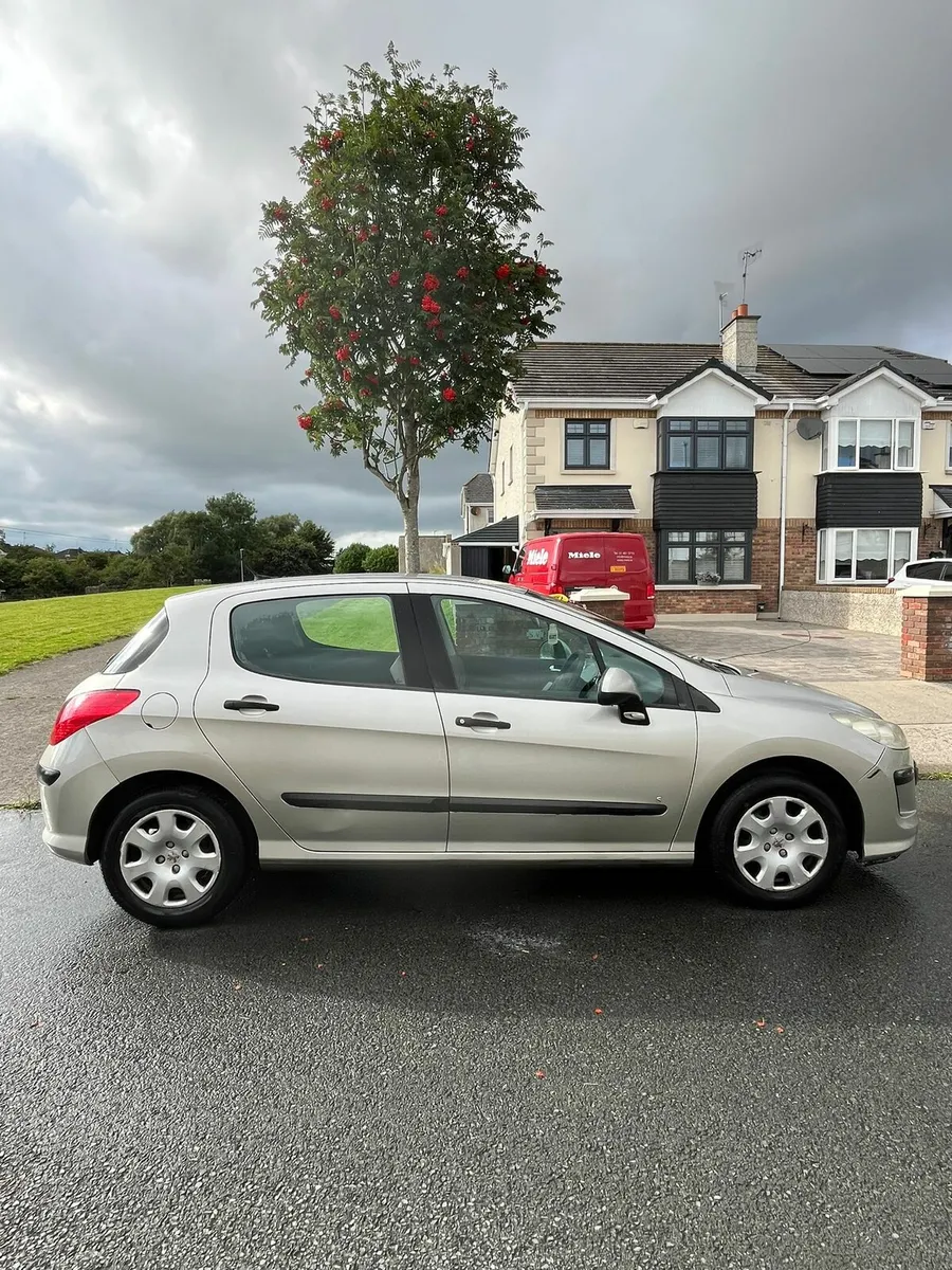 Peugeot 308 - Image 1