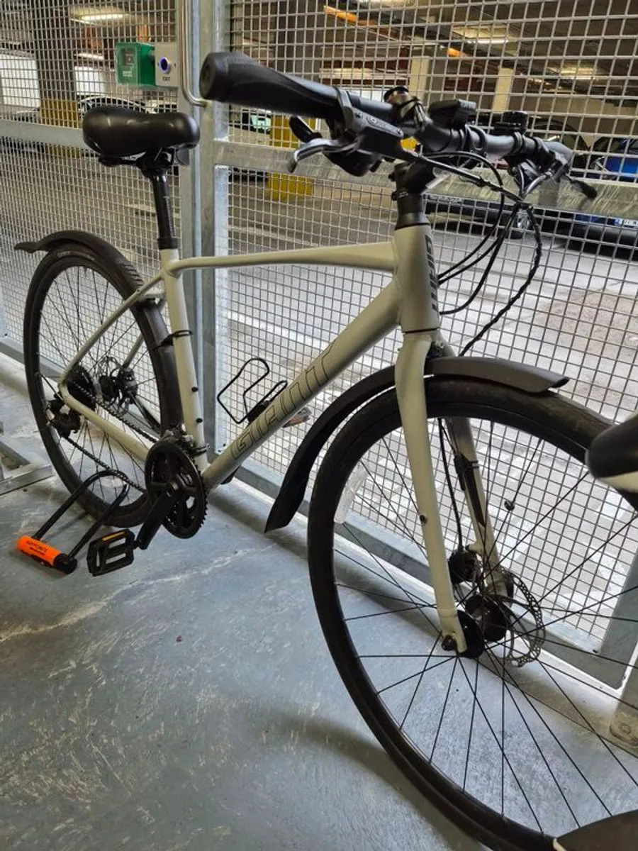 Perfect for city travel. - Image 1