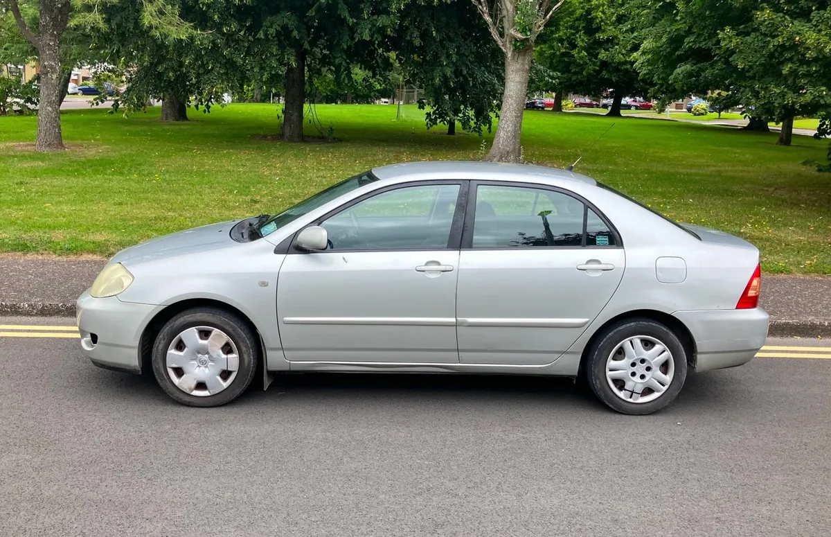 Toyota Corolla 2005 - Image 1